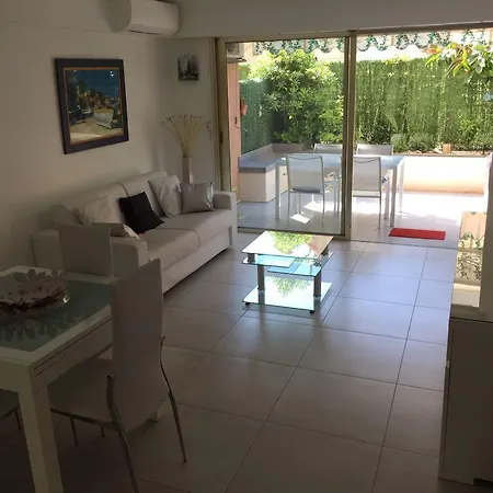 Rico Beach Apartment *
